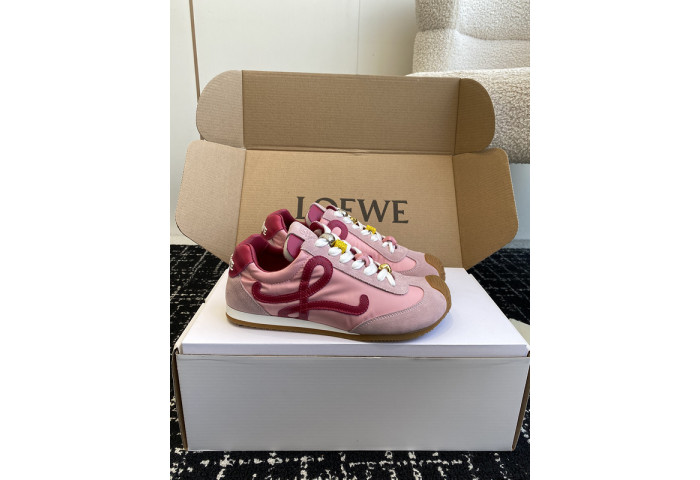 Loe*we Ballet Runner