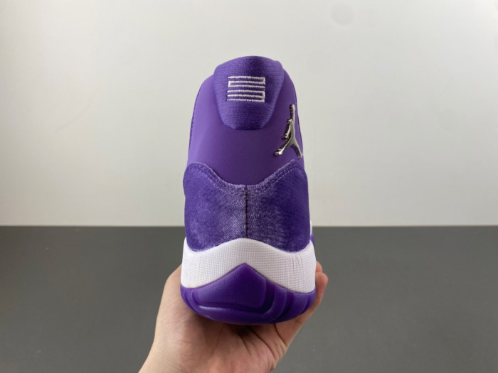 Air Jordan 11 CT8012-555