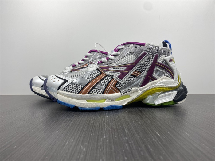 blcg runner sneaker
