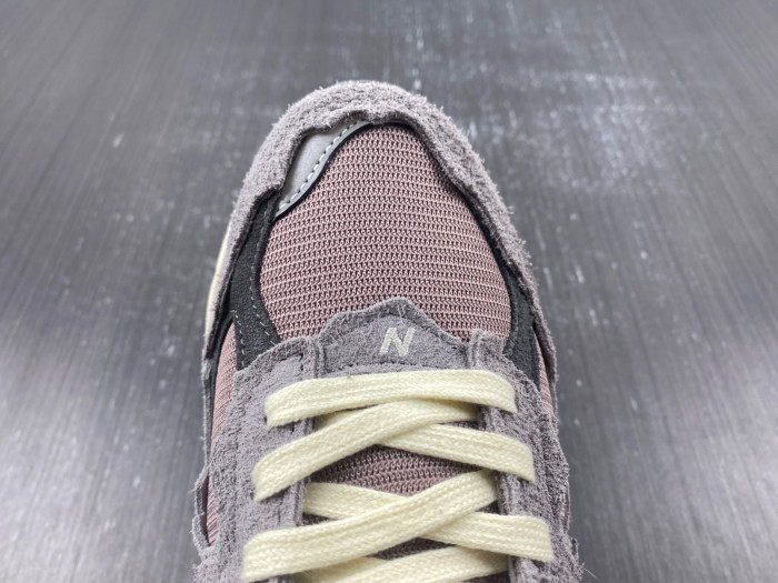 new balance 2002r 