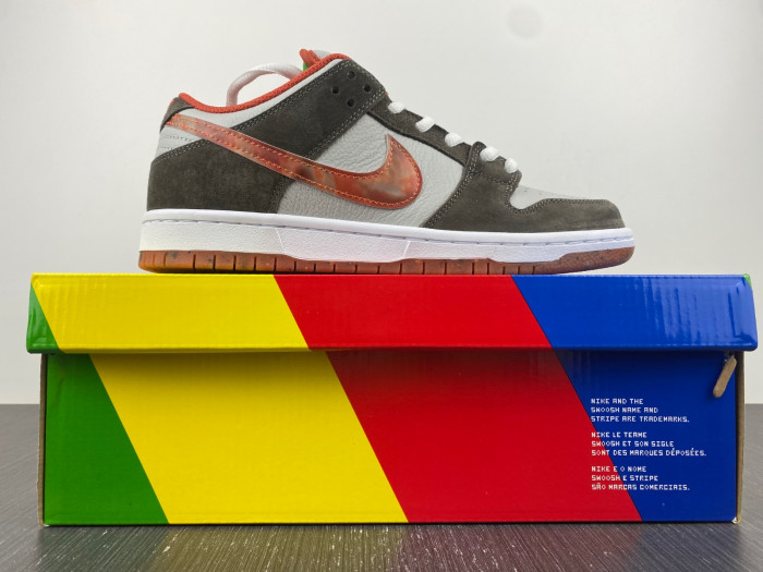 crushed d.c. x nike sb dunk low dh7782-001
