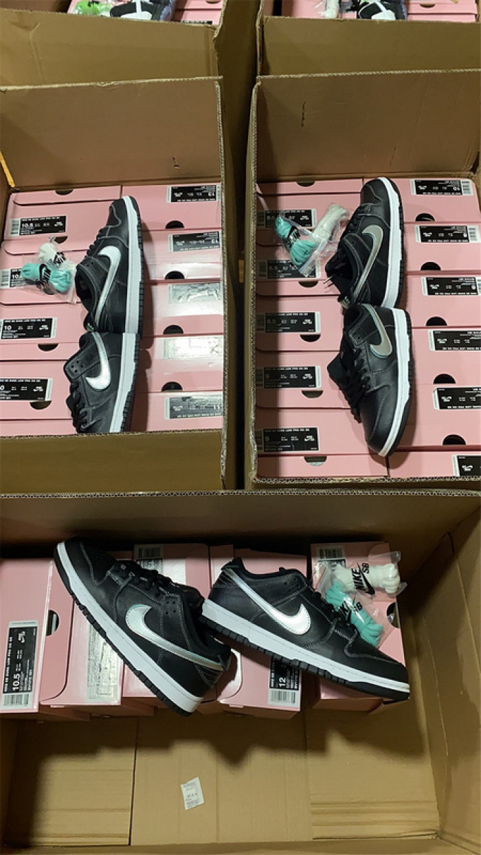 nike sb dunk low Di*m*nd s*pply co black Di*m*nd bv1310-001