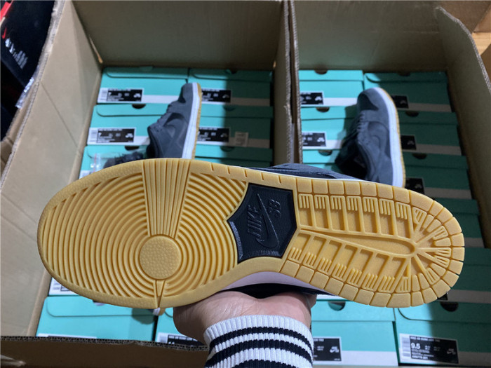 nike sb dunk low dark grey black gum ar0778-001