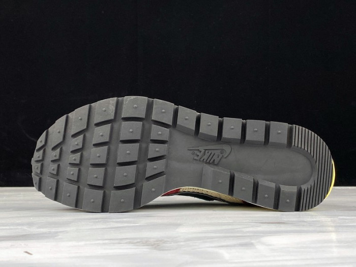 sacai x nike regasus vaporrly sp beige/purplish red-grass green bv0073-102