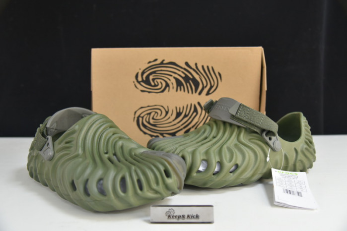 Cr*0*s pollex clog by salehe bembury urchin