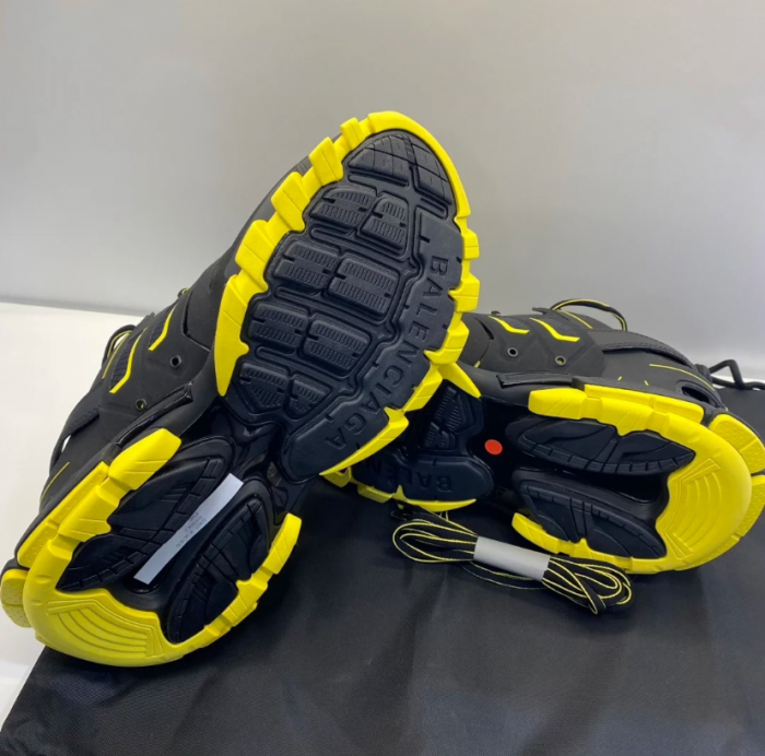 BLCG Track Black Yellow 542023 W3AC1 1070